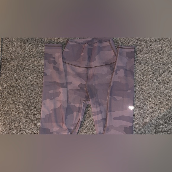 Alo XS Camouflage Leggings - Picture 1 of 1
